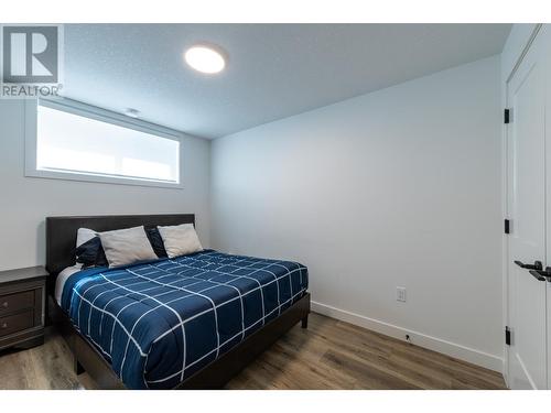 1538 Cedar Street, Golden, BC - Indoor Photo Showing Bedroom