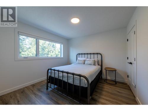 1538 Cedar Street, Golden, BC - Indoor Photo Showing Bedroom