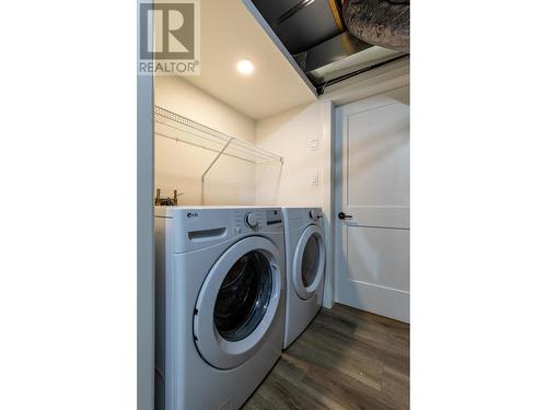 1538 Cedar Street, Golden, BC - Indoor Photo Showing Laundry Room