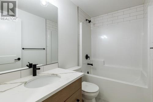 1538 Cedar Street, Golden, BC - Indoor Photo Showing Bathroom