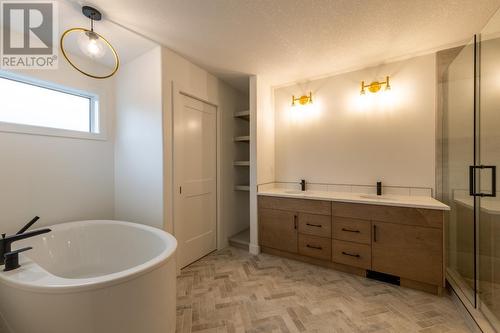 1538 Cedar Street, Golden, BC - Indoor Photo Showing Bathroom