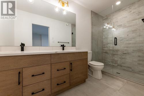 1538 Cedar Street, Golden, BC - Indoor Photo Showing Bathroom