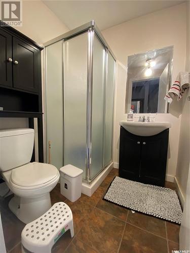 15 Redwood Drive, Yorkton, SK - Indoor Photo Showing Bathroom