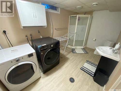 15 Redwood Drive, Yorkton, SK - Indoor Photo Showing Laundry Room