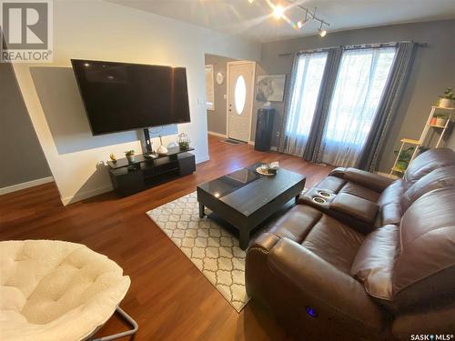 15 Redwood Drive, Yorkton, SK - Indoor Photo Showing Living Room