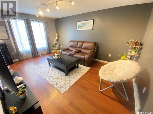 15 Redwood Drive, Yorkton, SK - Indoor Photo Showing Living Room