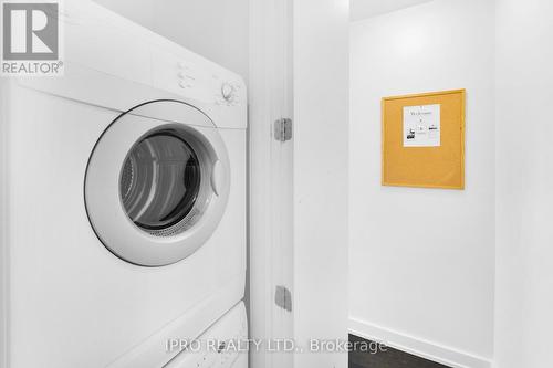 609 - 111 Champagne Avenue S, Ottawa, ON - Indoor Photo Showing Laundry Room