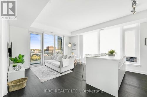 609 - 111 Champagne Avenue S, Ottawa, ON - Indoor Photo Showing Living Room