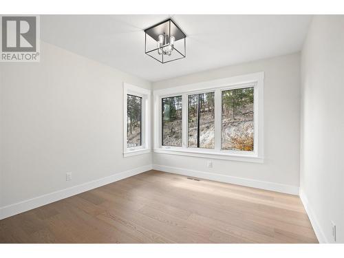 989 Loseth Drive, Kelowna, BC - Indoor Photo Showing Other Room