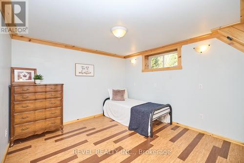 1910 Balfour Street, Pelham, ON - Indoor Photo Showing Bedroom