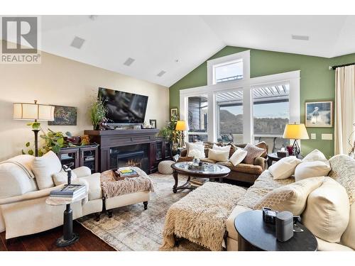 568 Stoneridge Drive, Kamloops, BC - Indoor Photo Showing Living Room With Fireplace