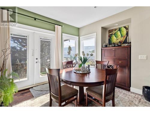 568 Stoneridge Drive, Kamloops, BC - Indoor Photo Showing Dining Room