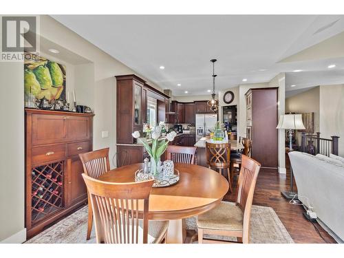 568 Stoneridge Drive, Kamloops, BC - Indoor Photo Showing Dining Room