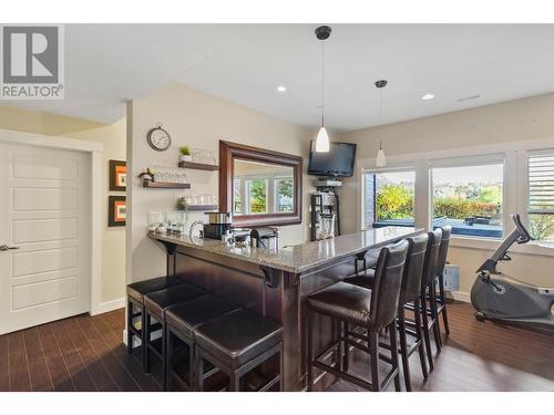 568 Stoneridge Drive, Kamloops, BC - Indoor Photo Showing Dining Room