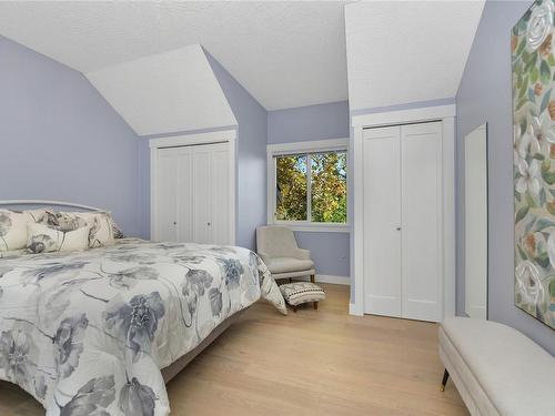 3-4295 Carey Rd, Saanich, BC 