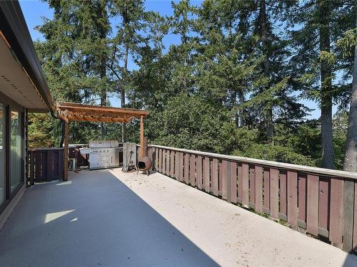 2582 Rainville Rd, Langford, BC 