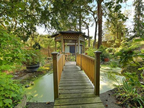 2582 Rainville Rd, Langford, BC 