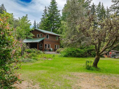 100 Mathers Lane, Bamfield, BC 