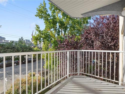 301-1028 Balmoral Rd, Victoria, BC - Outdoor