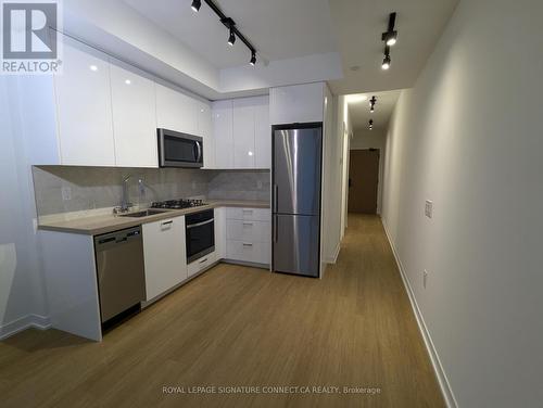 210 - 195 Mccaul Street, Toronto, ON - Indoor Photo Showing Kitchen