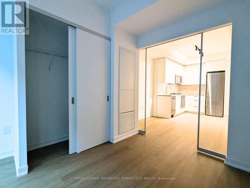 210 - 195 Mccaul Street, Toronto, ON - Indoor Photo Showing Kitchen