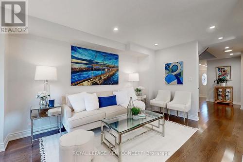 6696 Harlow Road, Mississauga, ON - Indoor Photo Showing Living Room