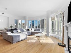 1401A-2000 Rue Drummond  Montréal (Ville-Marie), QC H3G 2X1