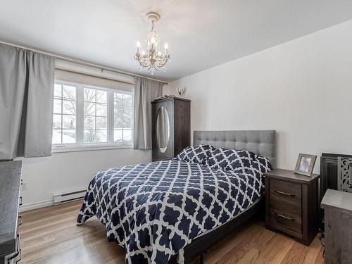 Master bedroom - 990 9E Avenue, Laval (Fabreville), QC - Indoor Photo Showing Bedroom