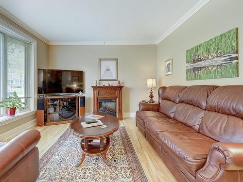 Salon - 3445 Carré De Nevers, Québec (Sainte-Foy/Sillery/Cap-Rouge), QC - Indoor Photo Showing Living Room With Fireplace