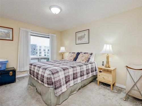 406-9840 Fifth St, Sidney, BC - Indoor Photo Showing Bedroom