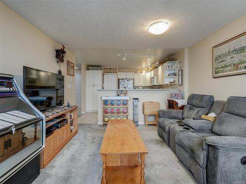 406-9840 Fifth St, Sidney, BC - Indoor Photo Showing Living Room