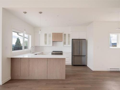 401-9716 Third St, Sidney, BC - Indoor Photo Showing Kitchen