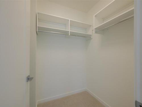 303-9716 Third St, Sidney, BC - Indoor With Storage