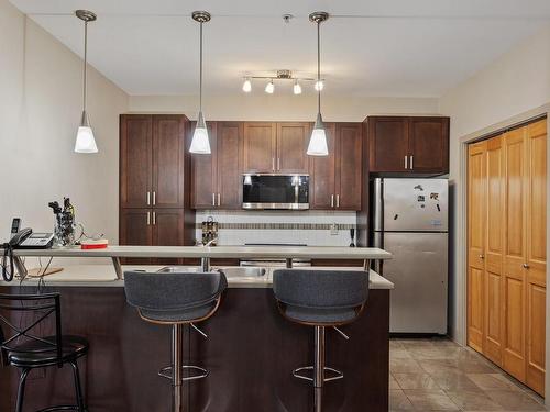 144-2300 Mansfield Dr, Courtenay, BC - Indoor Photo Showing Kitchen