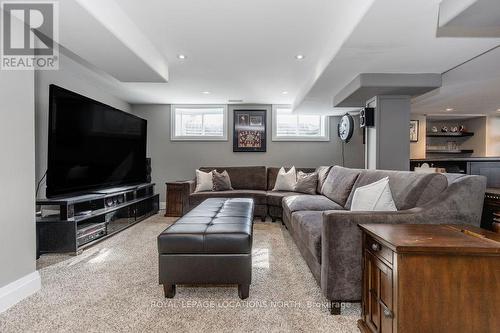 3580 Linda Street, Innisfil, ON - Indoor Photo Showing Living Room