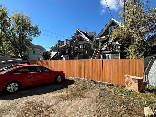 445 8Th Street, Brandon, MB - Outdoor