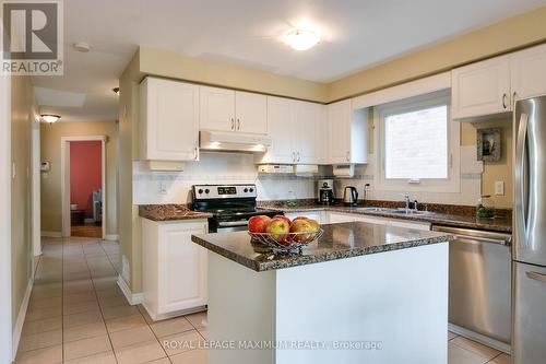 3214 Pilcom Crescent, Mississauga, ON - Indoor Photo Showing Kitchen With Double Sink