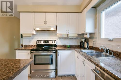 3214 Pilcom Crescent, Mississauga, ON - Indoor Photo Showing Kitchen With Double Sink