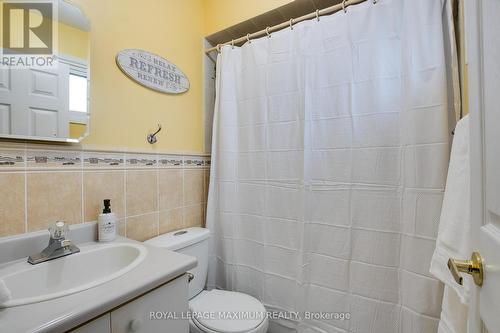 3214 Pilcom Crescent, Mississauga, ON - Indoor Photo Showing Bathroom