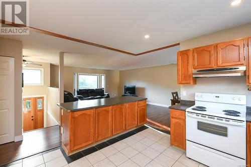 2708 Paula Pl, Courtenay, BC - Indoor Photo Showing Kitchen