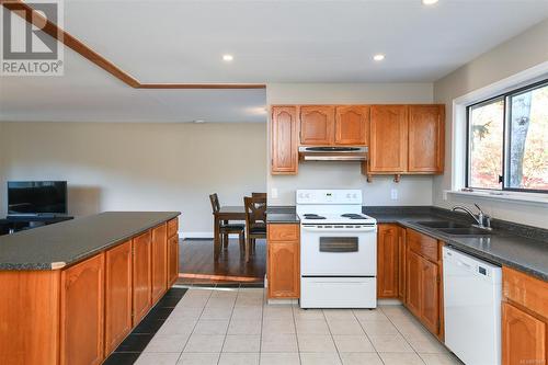 2708 Paula Pl, Courtenay, BC - Indoor Photo Showing Kitchen With Double Sink