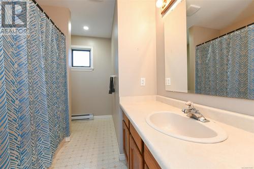 2708 Paula Pl, Courtenay, BC - Indoor Photo Showing Bathroom