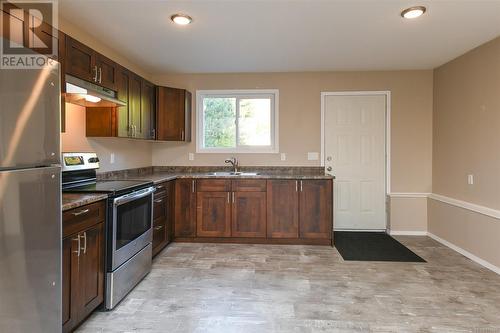 2708 Paula Pl, Courtenay, BC - Indoor Photo Showing Kitchen With Double Sink