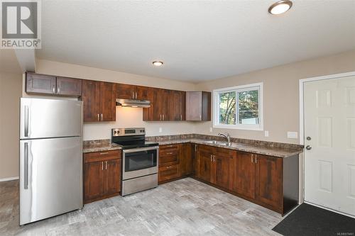 2708 Paula Pl, Courtenay, BC - Indoor Photo Showing Kitchen With Double Sink