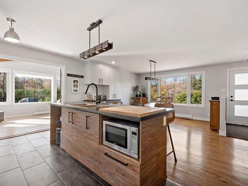 Cuisine - 2875 Rue Charette, Sainte-Adèle, QC - Indoor Photo Showing Kitchen With Double Sink