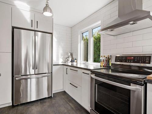 Cuisine - 2875 Rue Charette, Sainte-Adèle, QC - Indoor Photo Showing Kitchen With Upgraded Kitchen