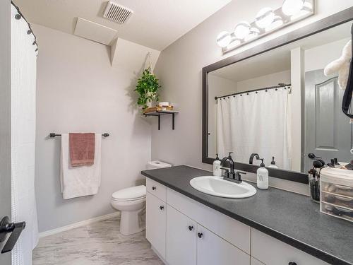 16-2655 Westsyde Rd, Kamloops, BC - Indoor Photo Showing Bathroom