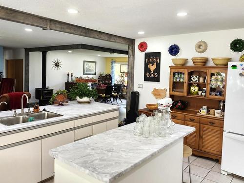 3056 Harmon Road, Clearwater, BC - Indoor Photo Showing Kitchen With Double Sink