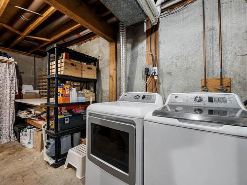 38-2568 Sandpiper Drive, Kamloops, BC - Indoor Photo Showing Laundry Room