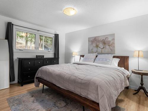 2509 Skeena Drive, Kamloops, BC - Indoor Photo Showing Bedroom